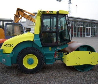 baumaschinen-lackieren-01
